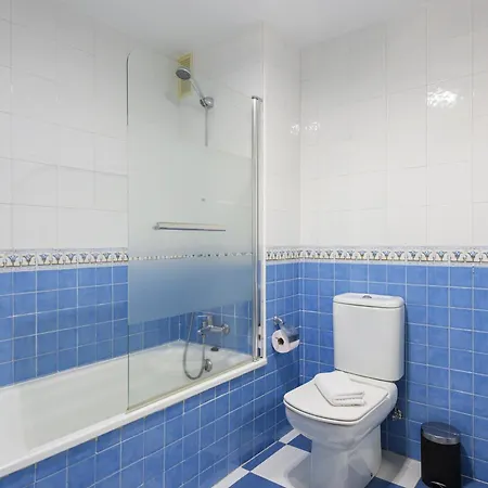 Stylish 2-bed With Large Terrace & Pool * Marbella