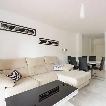 Stylish 2-bed With Large Terrace & Pool * Marbella