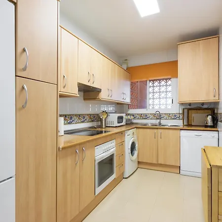 Stylish 2-bed With Large Terrace & Pool * Marbella