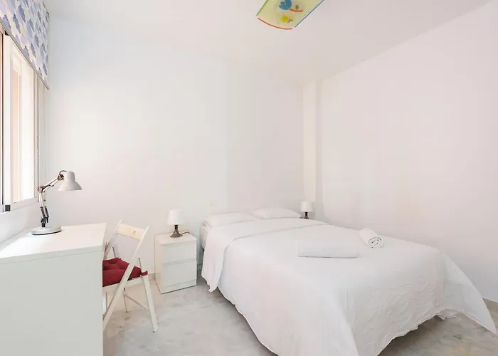 Stylish 2-bed With Large Terrace & Pool Apartment Marbella