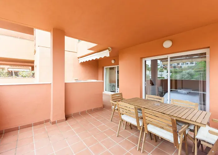 Apartment Stylish 2-bed With Large Terrace & Pool Marbella